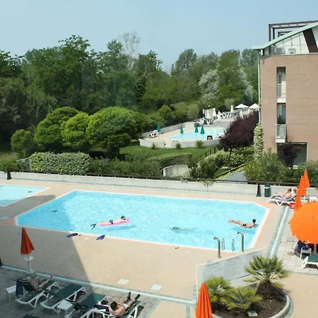 Residenza Al Parco アパートホテル ビビオーネ